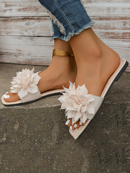 Women sandals with flower detail, open toe flat slides