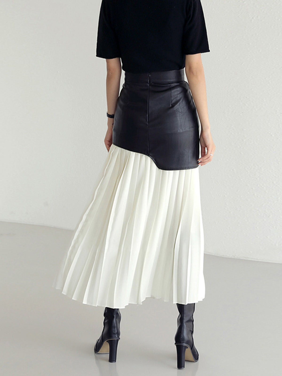 High waist pleated maxi skirt for women with faux leather panel