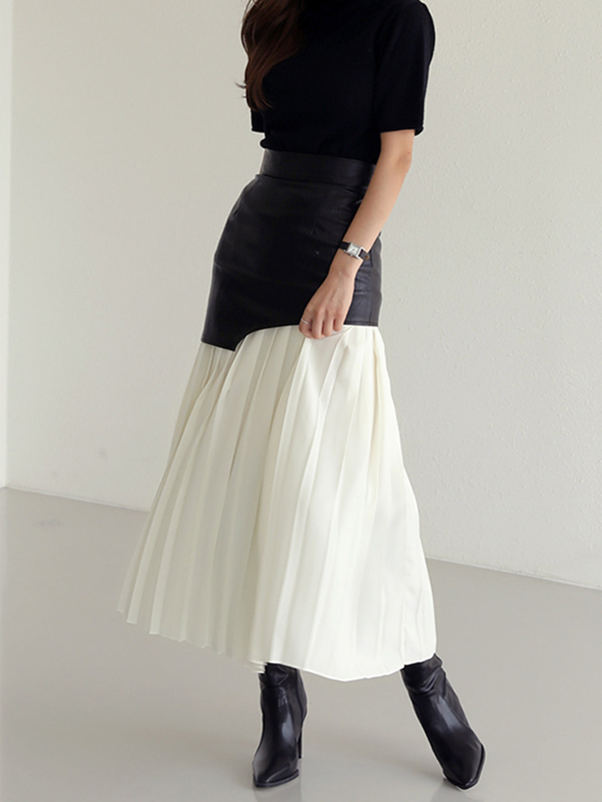 High waist pleated maxi skirt for women with faux leather panel