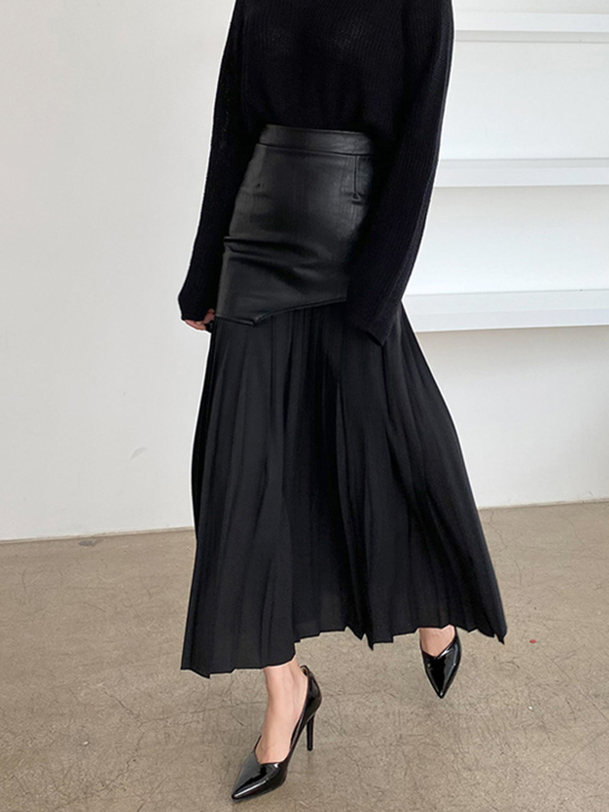 High waist pleated maxi skirt for women with faux leather panel