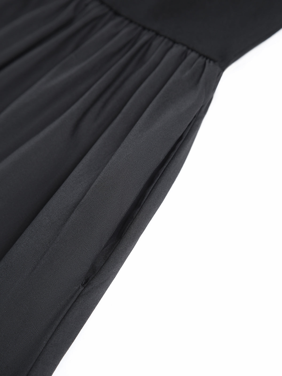 Sleeveless maxi dresses for women with crew neck and gathered skirt