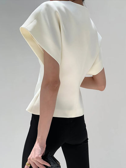 V-neck blouse for women with cap sleeves and single button fastening