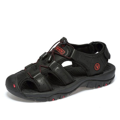 Men sandals with closed toe, toggle lace fastening and chunky tread sole