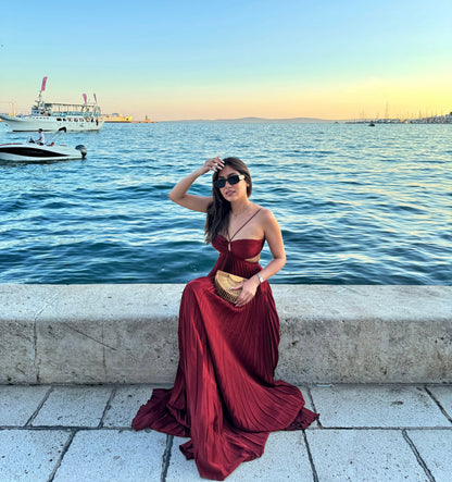 Pleated maxi dresses for women with halter neck and cut out waist