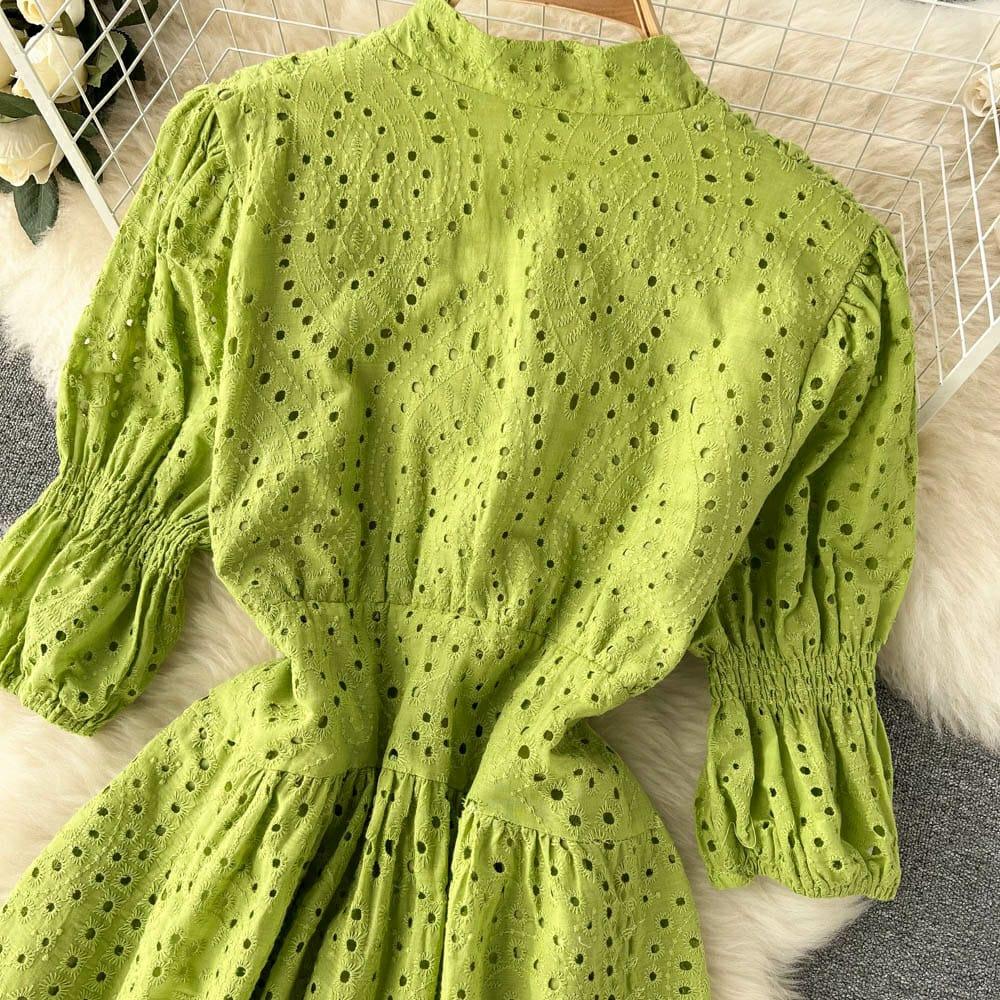 Summer dresses for women, eyelet midi dress with v-neck and puff sleeves