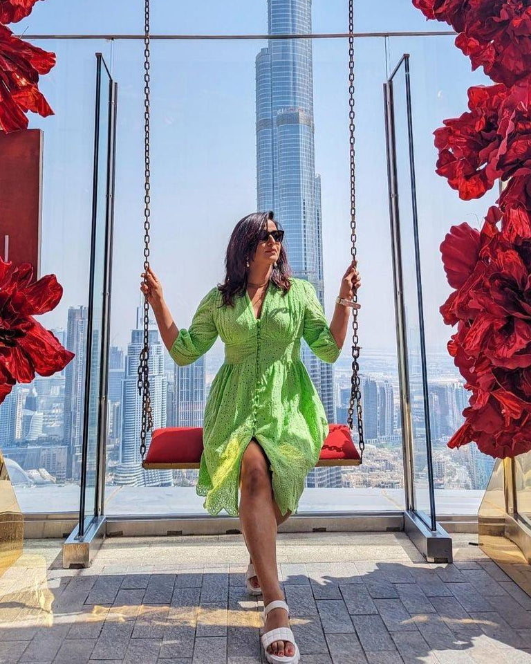 Summer dresses for women, eyelet midi dress with v-neck and puff sleeves