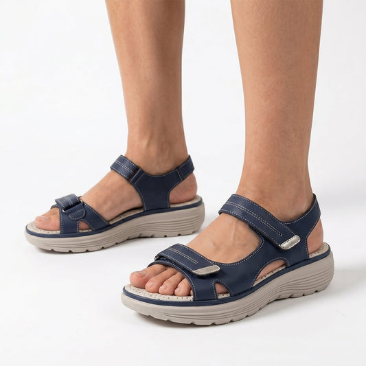 Women sandals with adjustable double strap and chunky sole