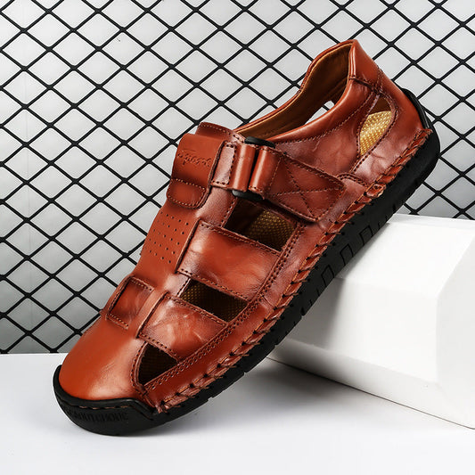 Men sandals with adjustable strap and closed toe, cut out design