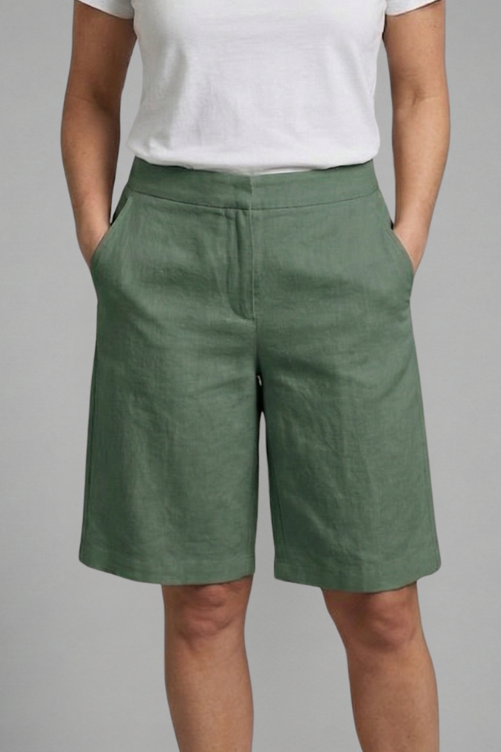 Womens shorts with high waist and relaxed fit, knee length with pockets