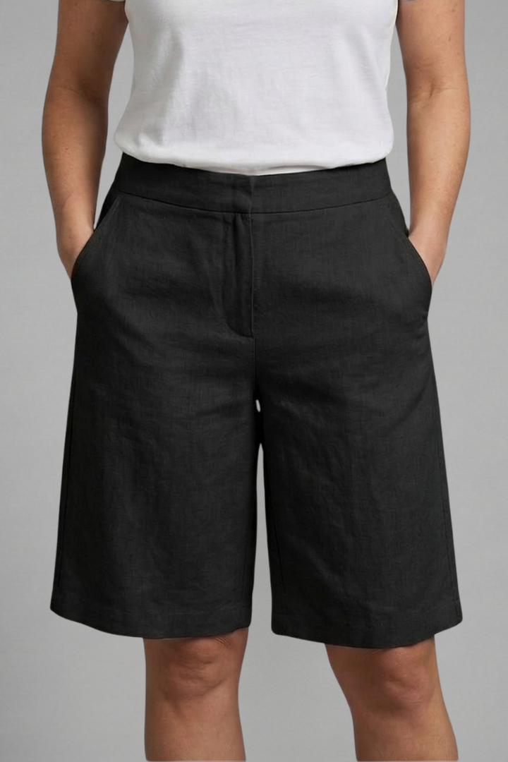 Womens shorts with high waist and relaxed fit, knee length with pockets