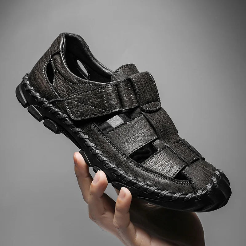 Men sandals with closed toe and adjustable hook and loop strap