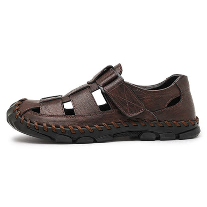 Men sandals with closed toe and adjustable hook and loop strap