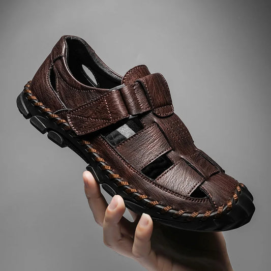 Men sandals with closed toe and adjustable hook and loop strap
