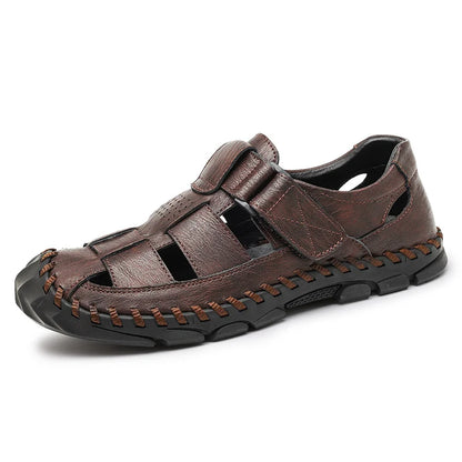 Men sandals with closed toe and adjustable hook and loop strap