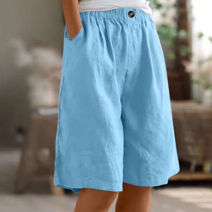 Womens shorts with elastic waist and pockets, knee length