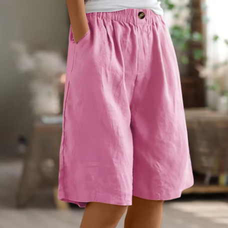 Womens shorts with elastic waist and pockets, knee length