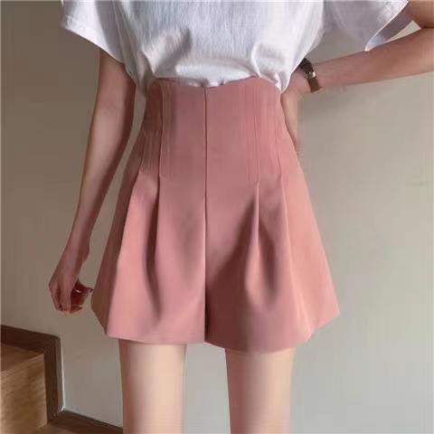 Womens shorts high waist with pleated front and wide leg