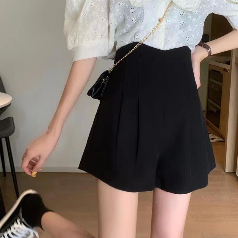 Womens shorts high waist with pleated front and wide leg