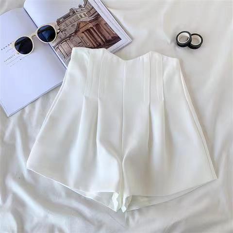 Womens shorts high waist with pleated front and wide leg