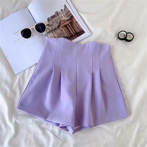 Womens shorts high waist with pleated front and wide leg