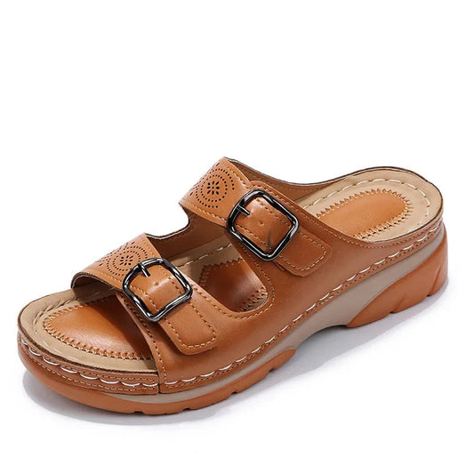 Women sandals with double buckle straps and wedge platform sole