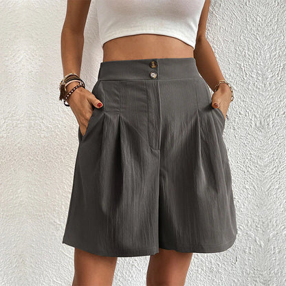 Womens shorts with high waist, pleated front and side pockets