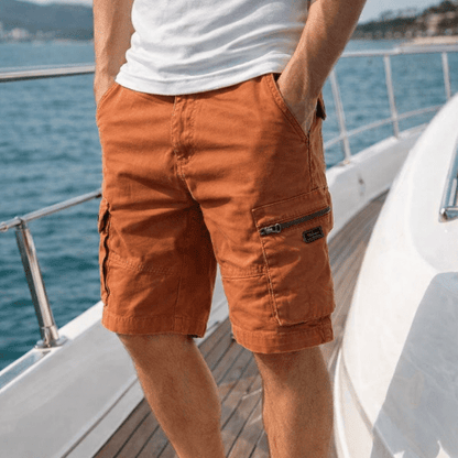 Mens shorts with cargo pockets, relaxed fit and zip fly