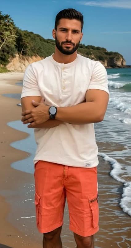 Mens shorts with cargo pockets, relaxed fit and zip fly