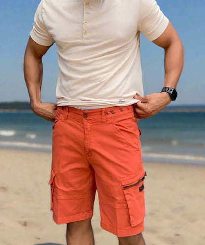 Mens shorts with cargo pockets, relaxed fit and zip fly