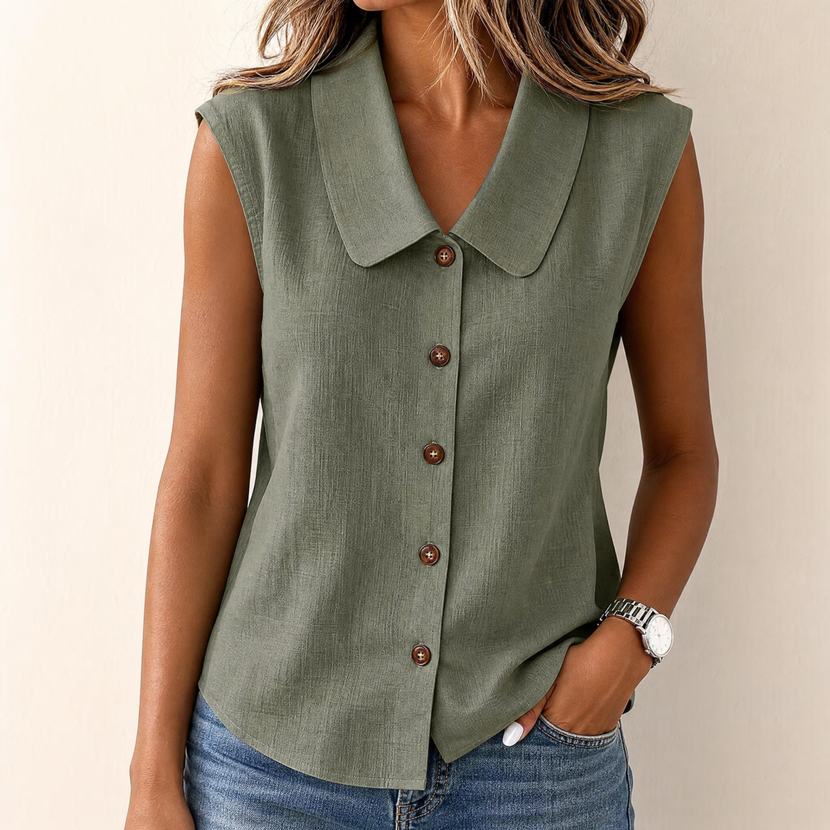 Blouse for women with peter pan collar and cap sleeves
