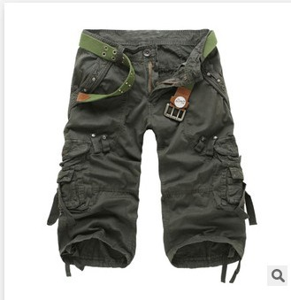Mens shorts with multiple cargo pockets and relaxed fit