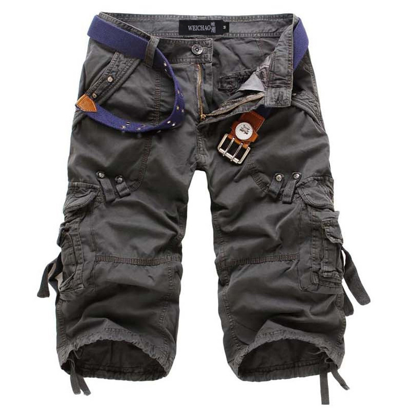Mens shorts with multiple cargo pockets and relaxed fit