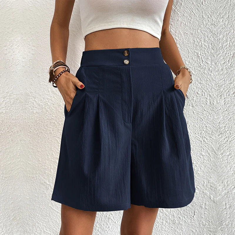 Womens shorts with high waist, pleated front and side pockets