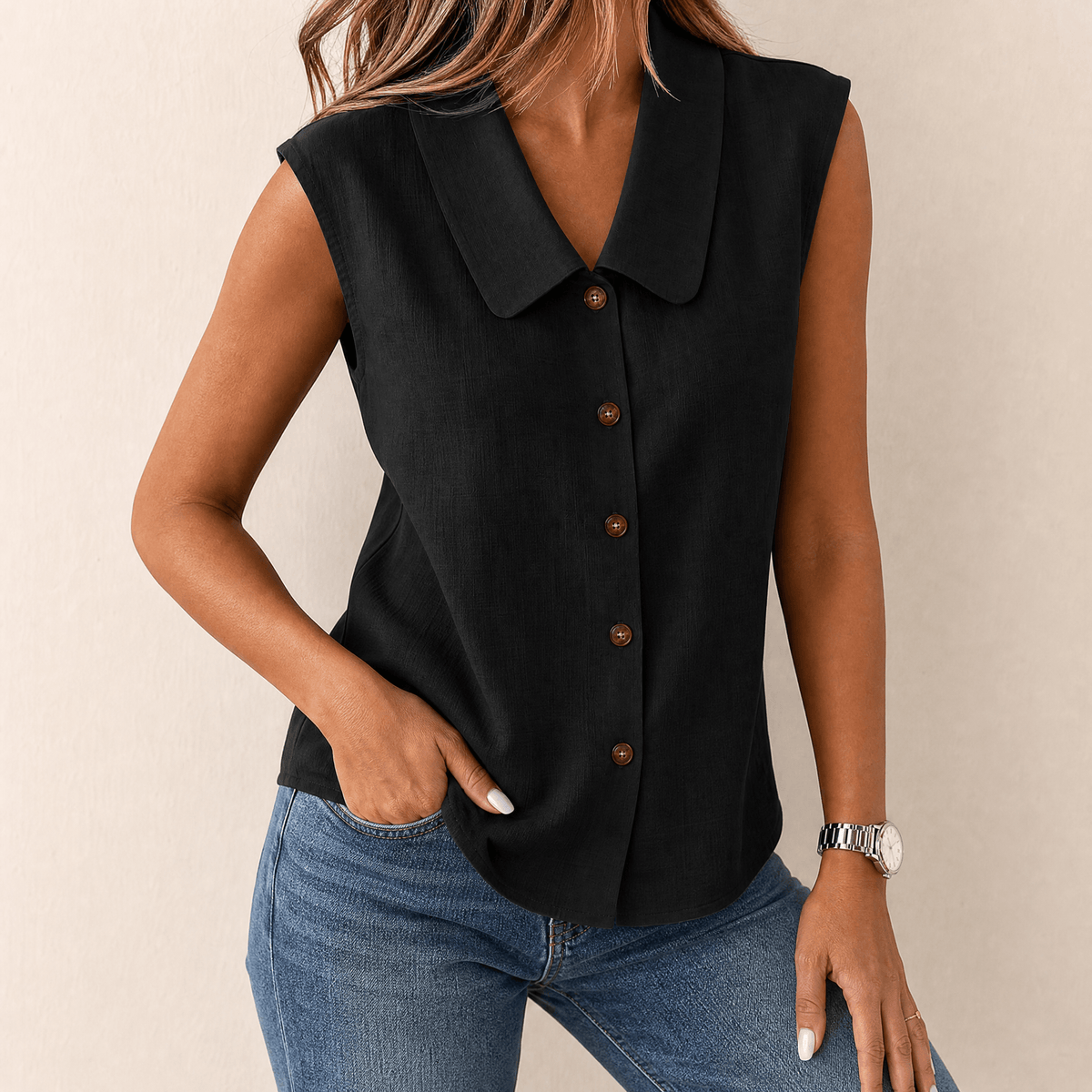 Blouse for women with peter pan collar and cap sleeves