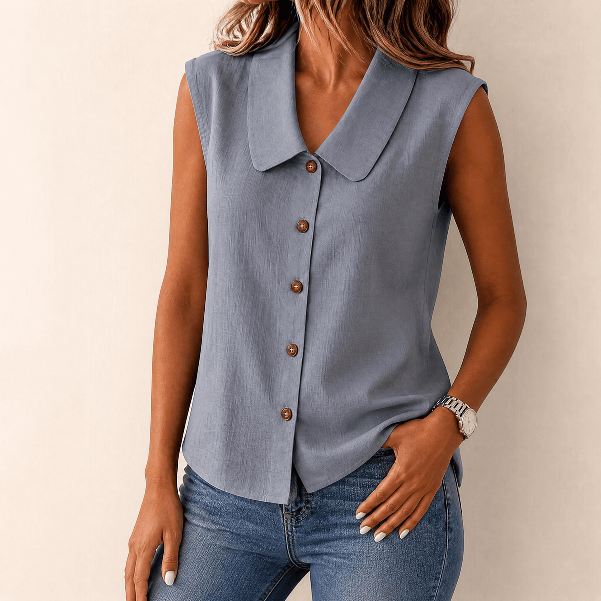 Blouse for women with peter pan collar and cap sleeves