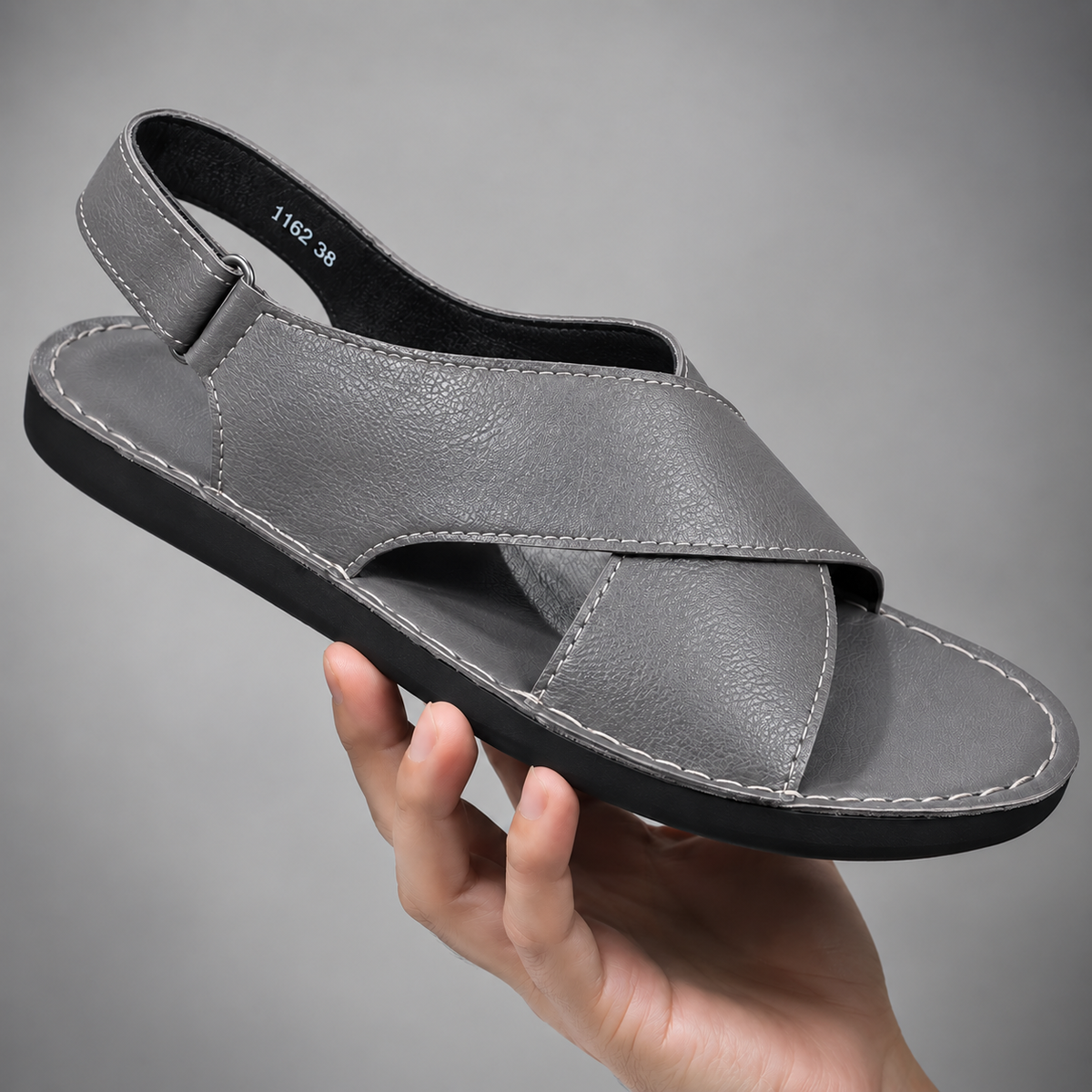 Men sandals with cross strap and adjustable slingback for walking