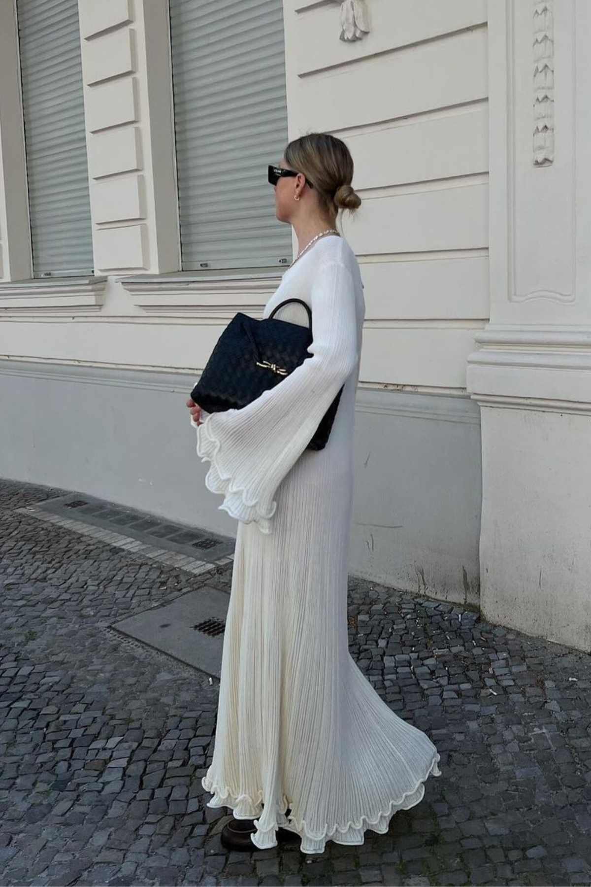 Open back maxi dresses for women with trumpet sleeves and frill hem